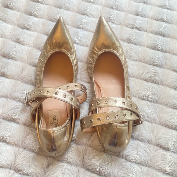 VALENTINO Love Latch metallic leather point-toe flats - Picture 9 of 14